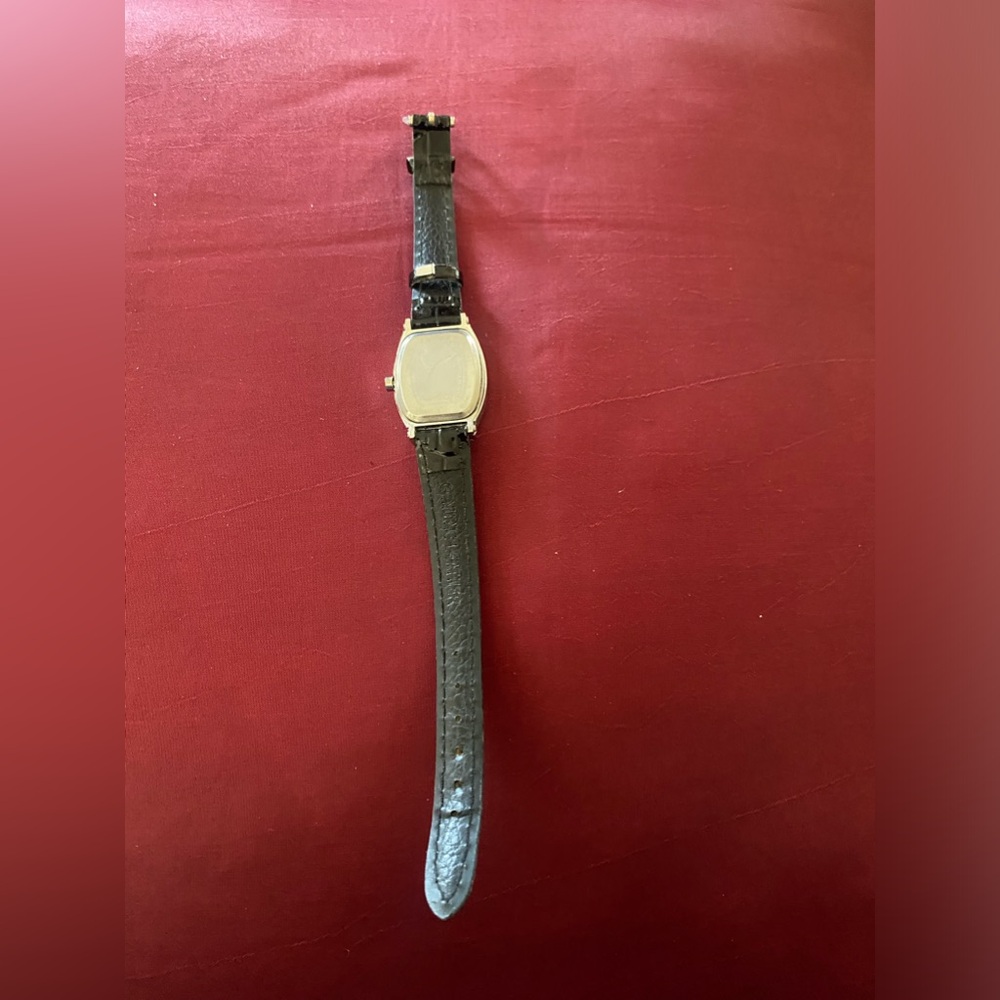 Ladies Watch - Picture 6 of 6